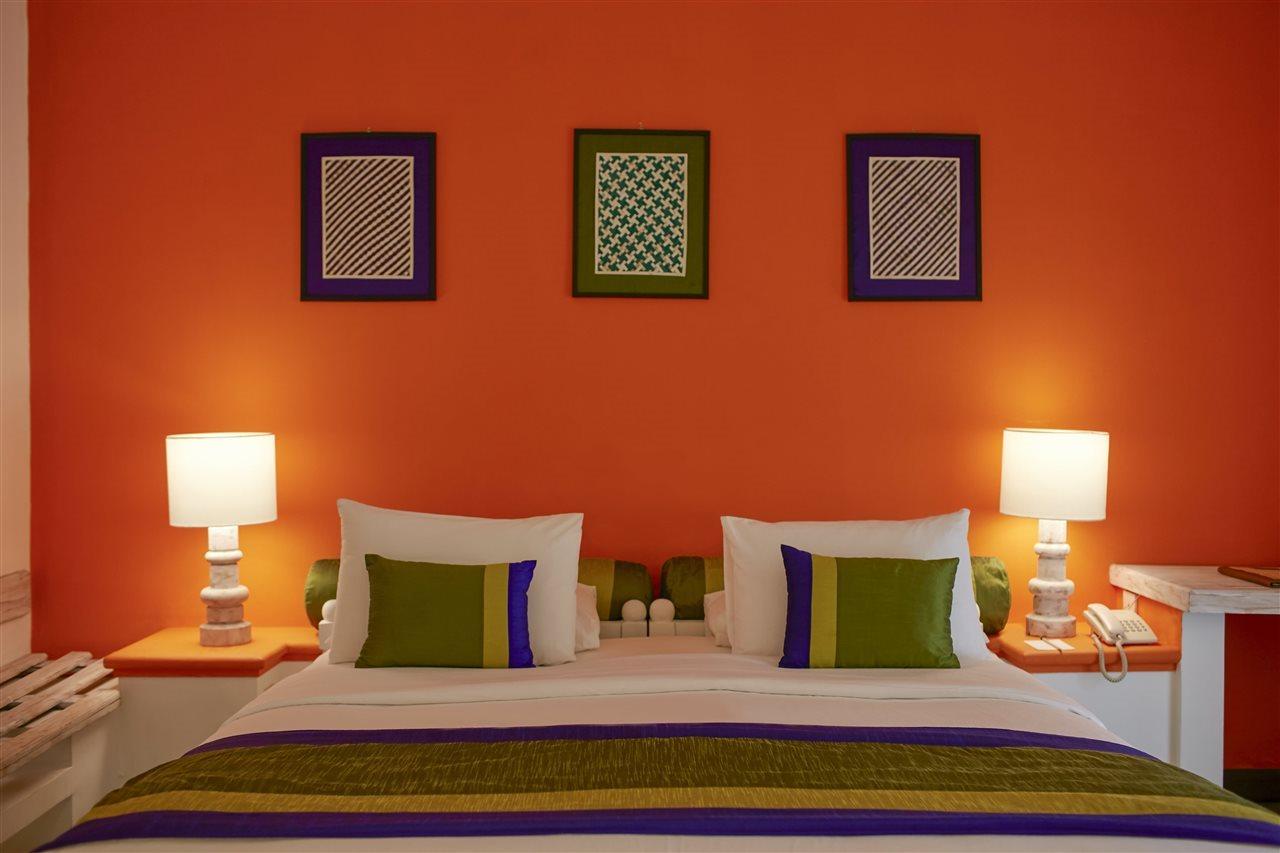 โรงแรมสิกิริยา ภายนอก รูปภาพ A bedroom at the Taj Bengal