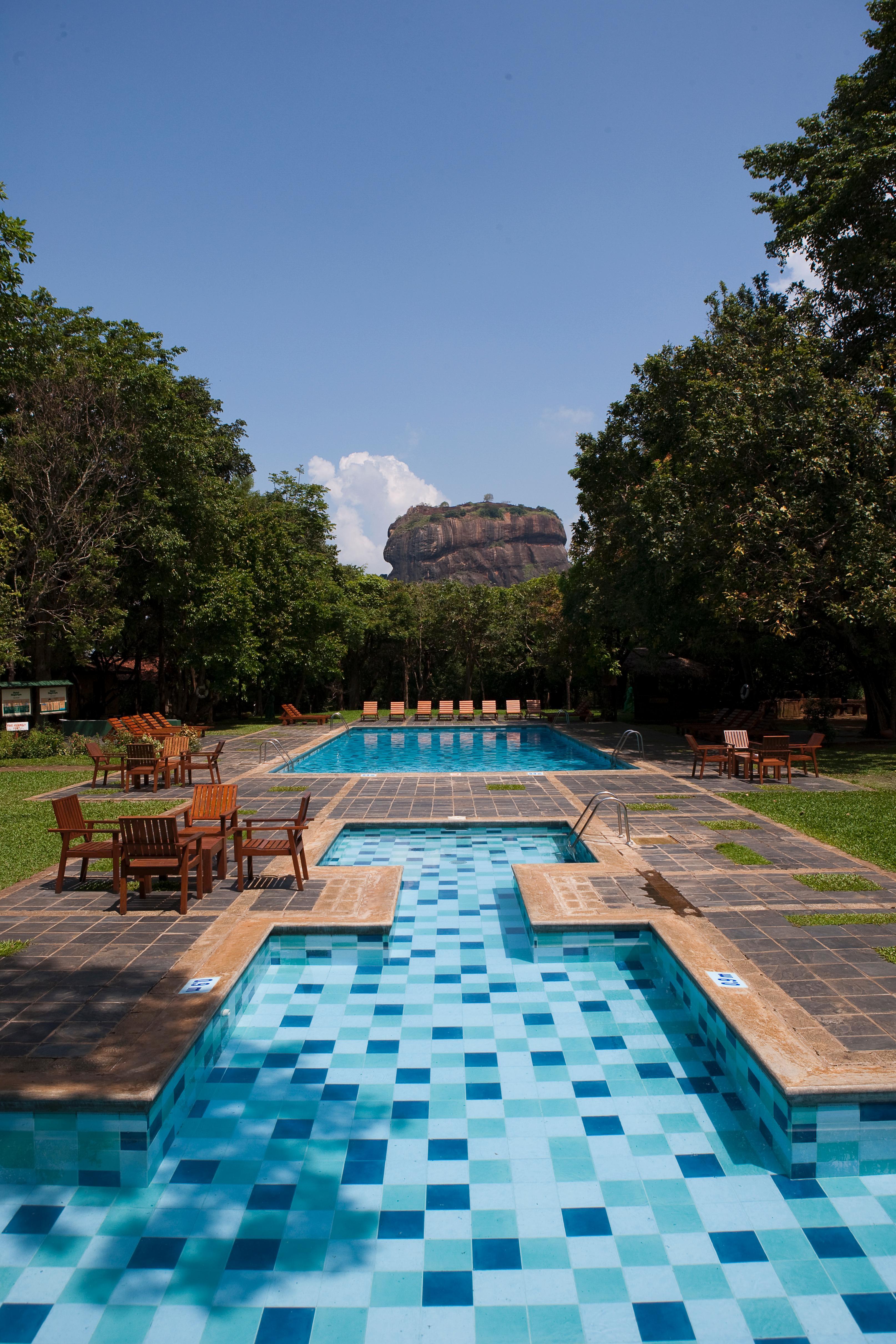 โรงแรมสิกิริยา ภายนอก รูปภาพ Sigiriya Hotel