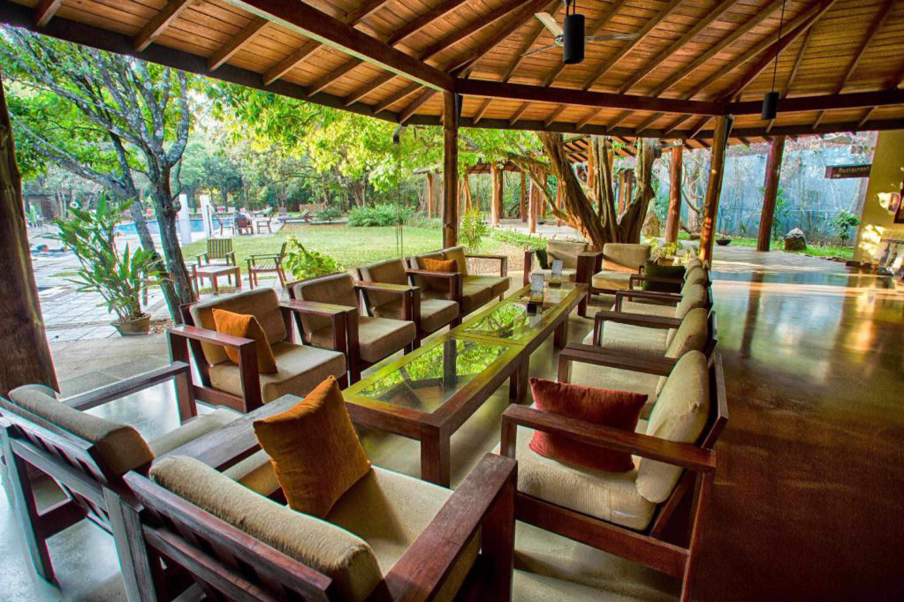 โรงแรมสิกิริยา ภายนอก รูปภาพ The interior of the restaurant