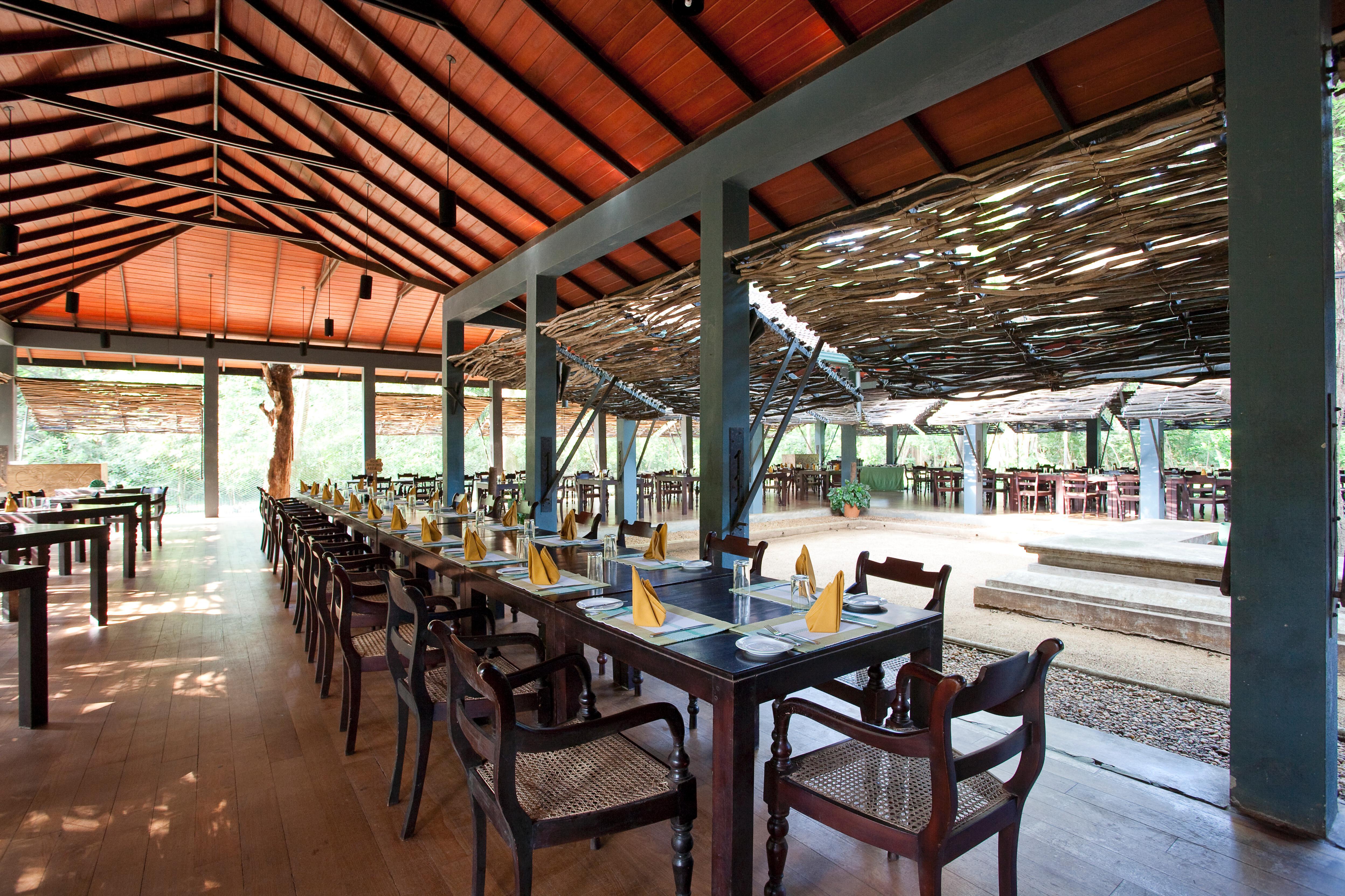 โรงแรมสิกิริยา ภายนอก รูปภาพ The dining room at the restaurant