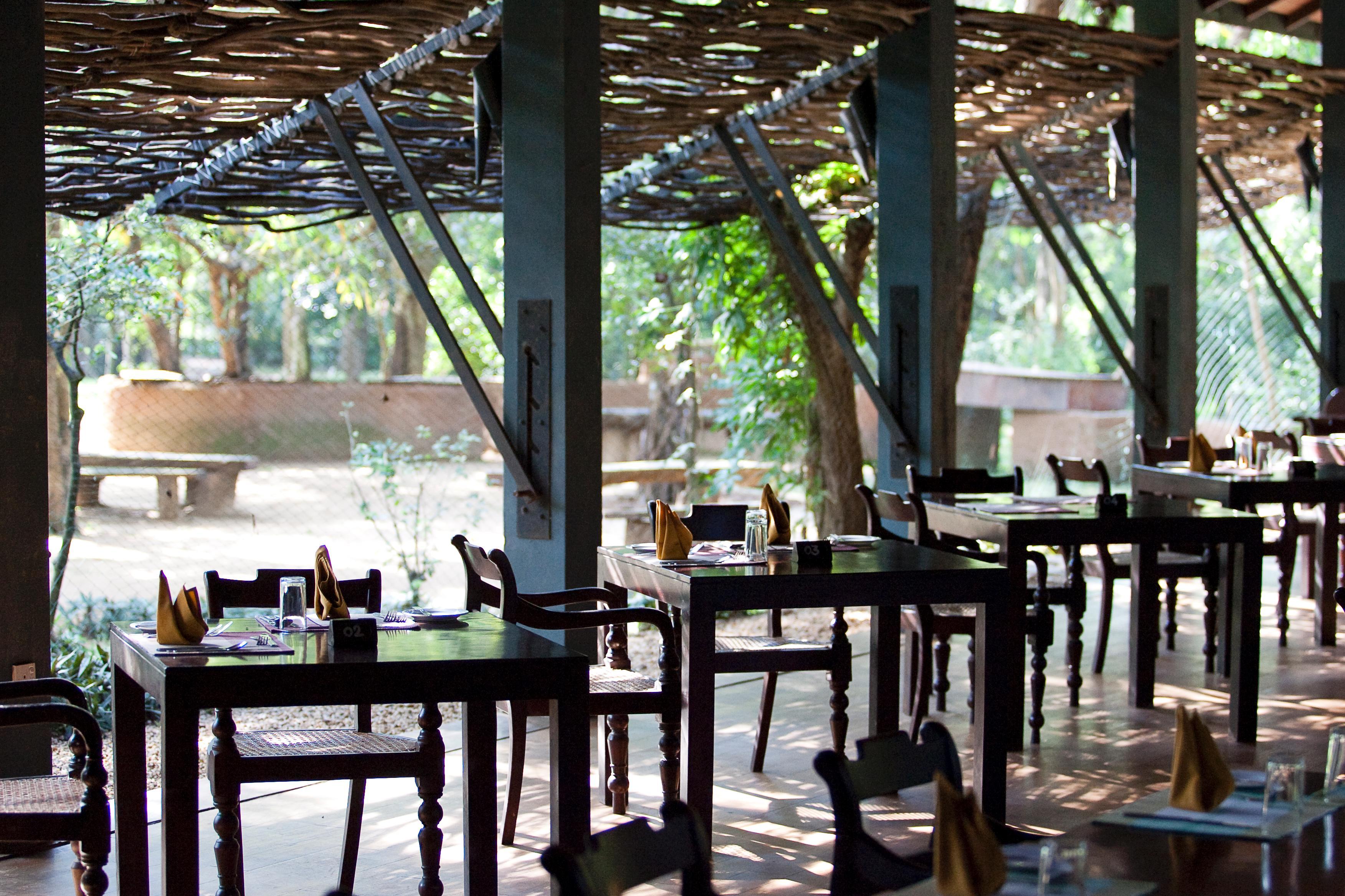 โรงแรมสิกิริยา ภายนอก รูปภาพ The restaurant at the resort